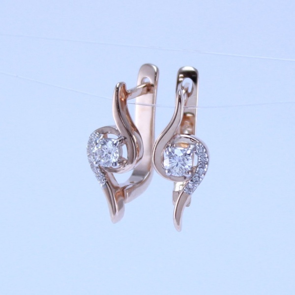 Серьги из красного золота с бриллиантами